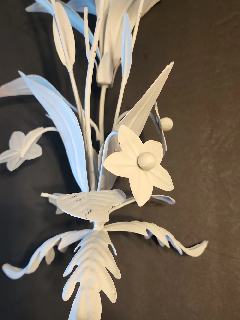Unique White Metal Floral Bouquet With Leaves For Table /Bookshelf Accent